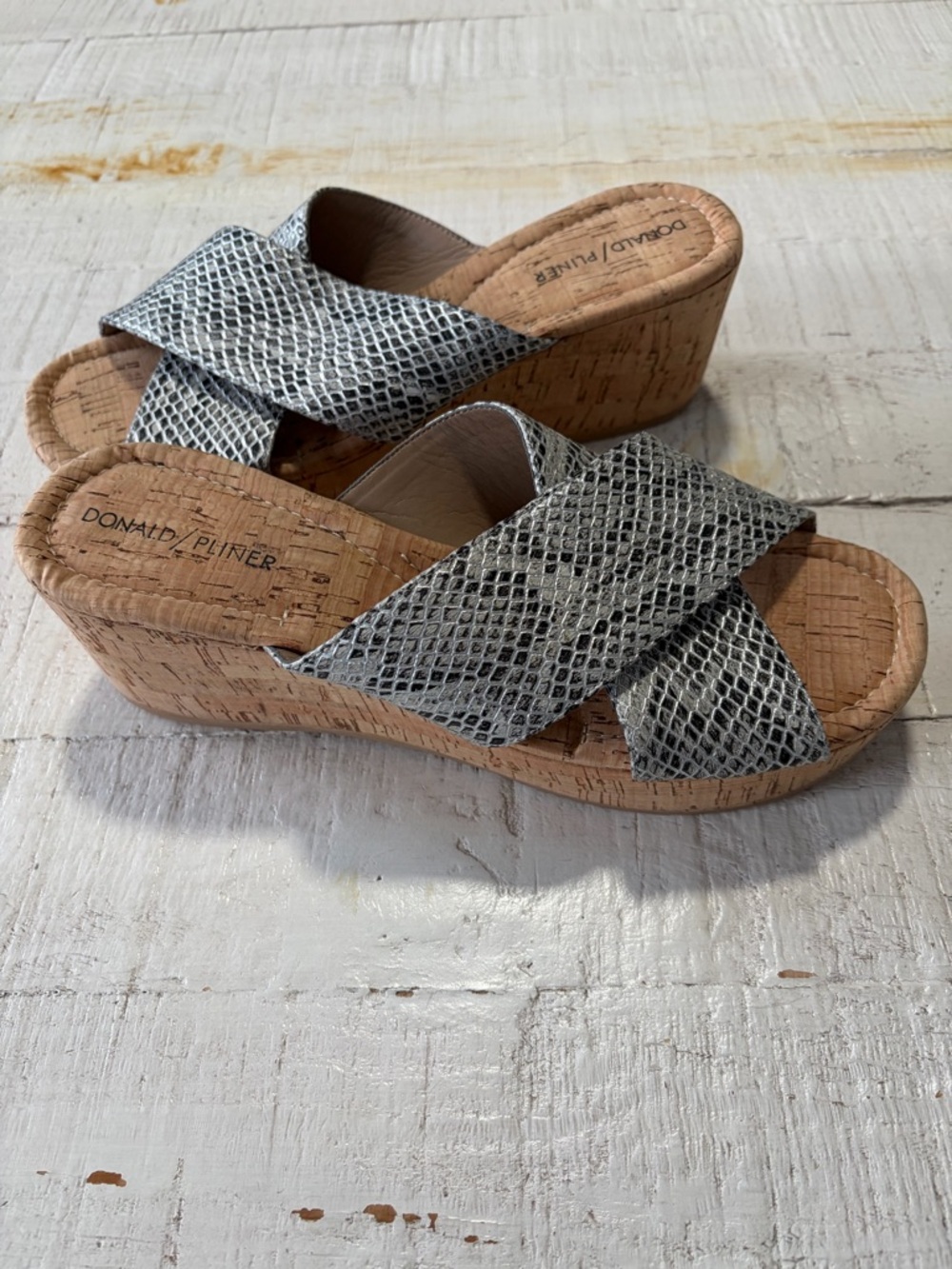 Donald Pliner Savee Wedges size 8.5 Snakeskin Cross Strap Sandals Cork‎